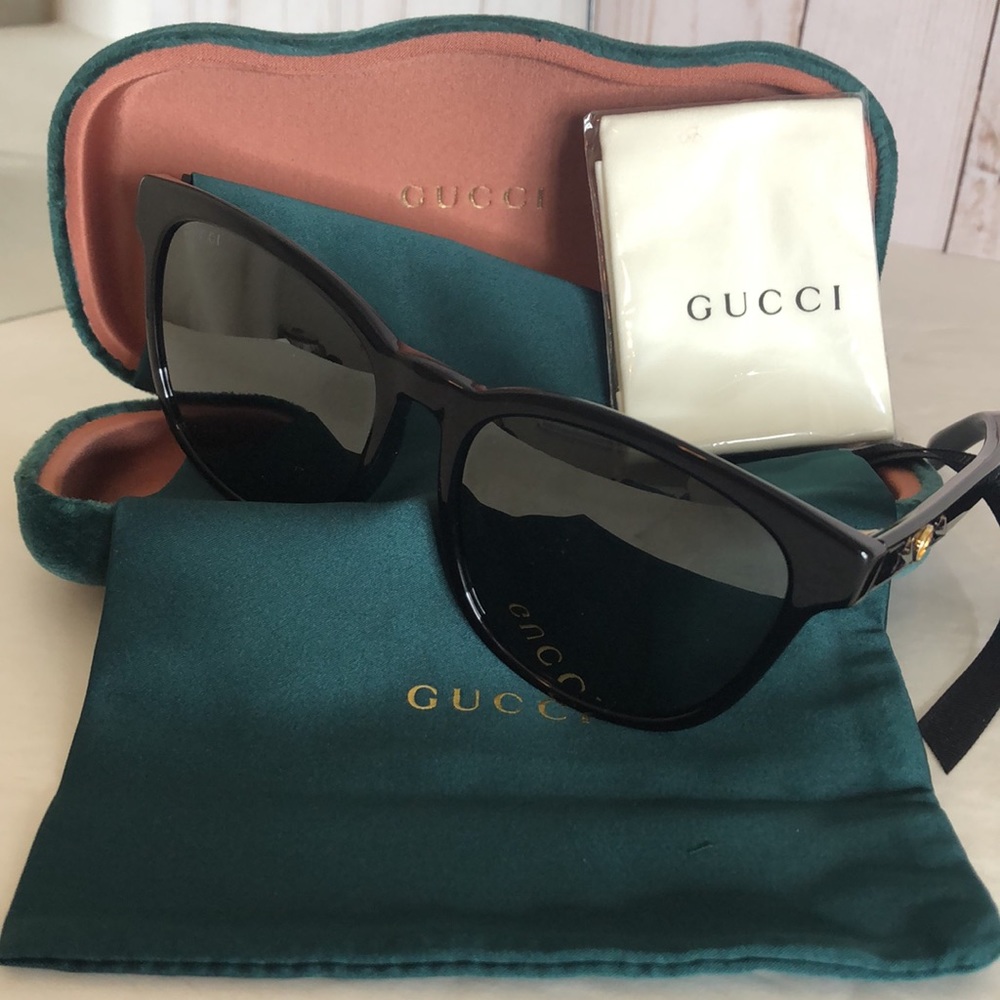 GUCCI Grey Square Sunglasses